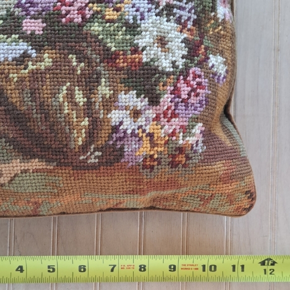 Vintage 100% Wool Needlepoint Floral Handmade Decorative Tapestry Mini Pillow - Picture 8 of 8